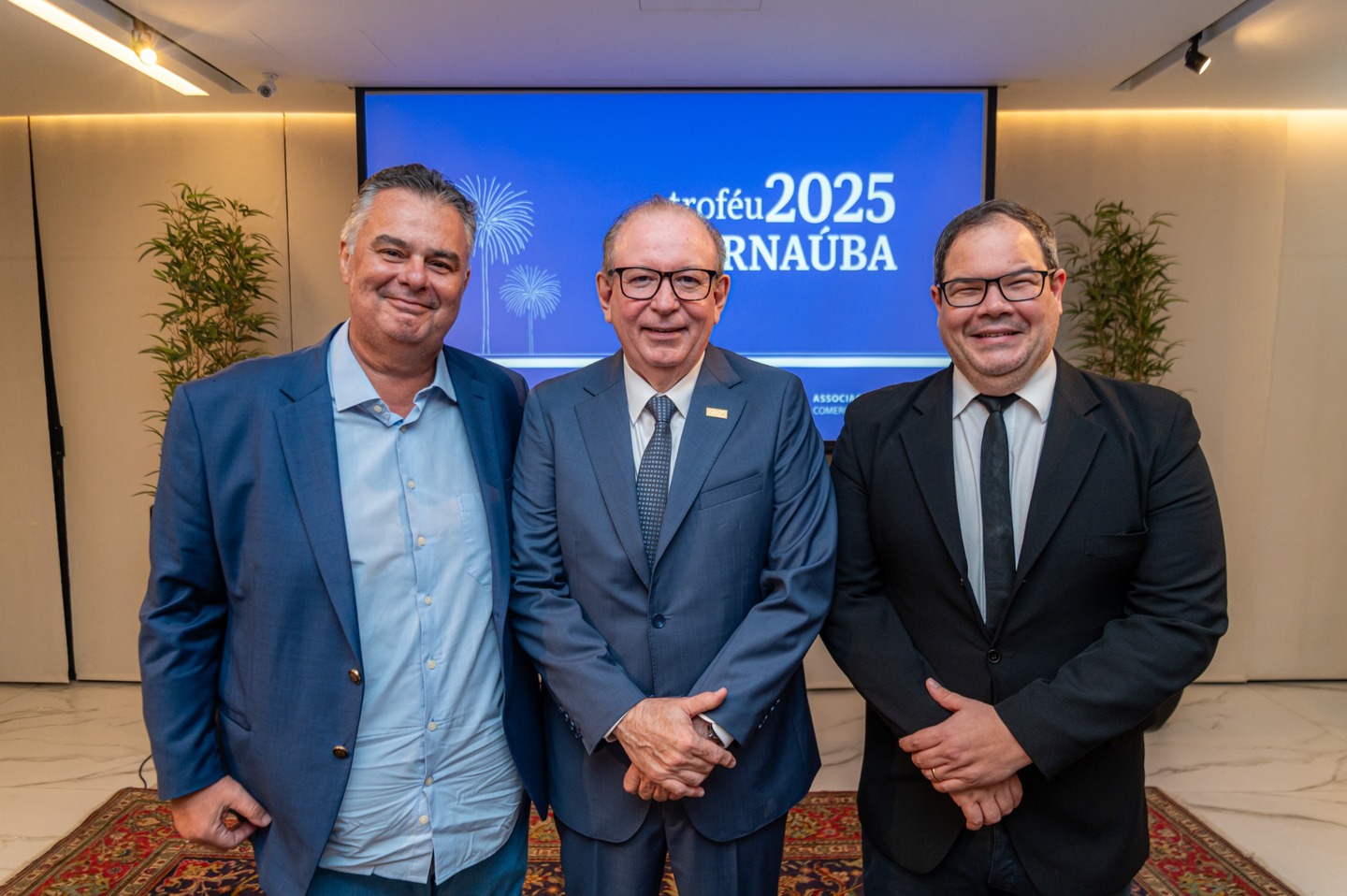 Presidente do SIMEC participa da solenidade de entrega do Troféu Carnaúba 2025