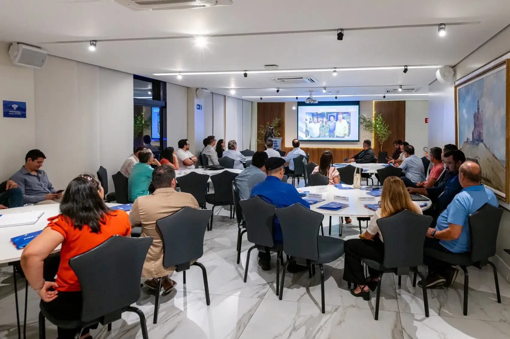 Reunião mensal do SIMEC destaca expansão do quadro de associados e agenda de eventos
