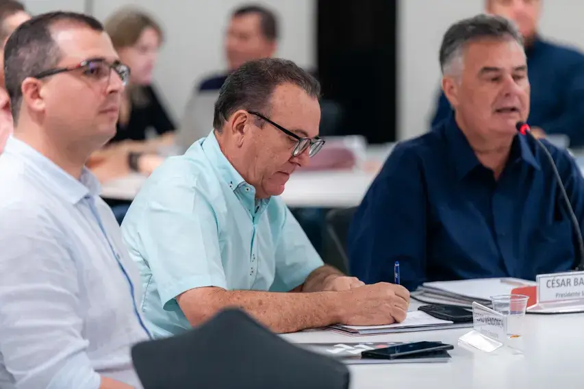 SIMEC promove reunião