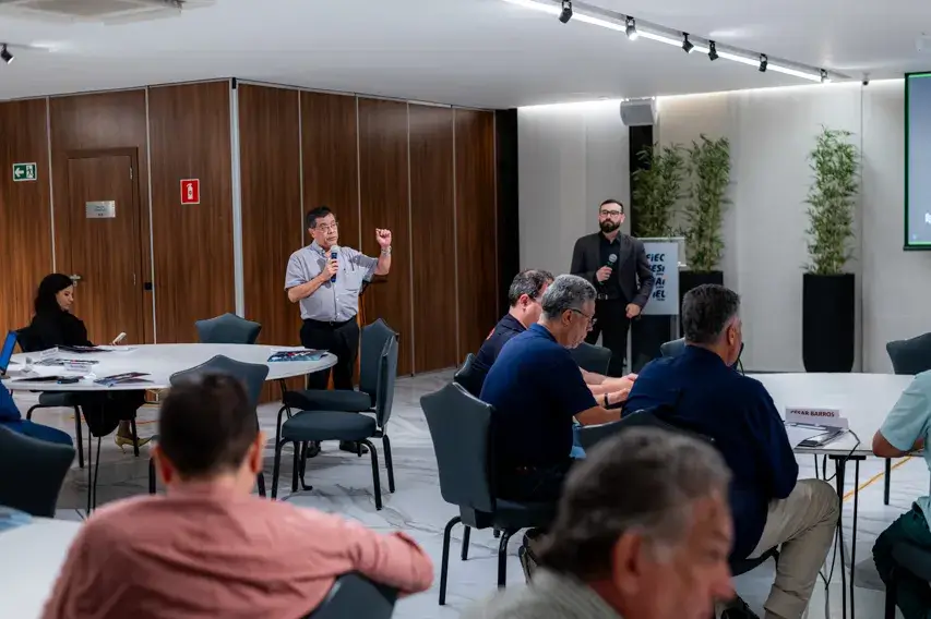 SIMEC promove reunião